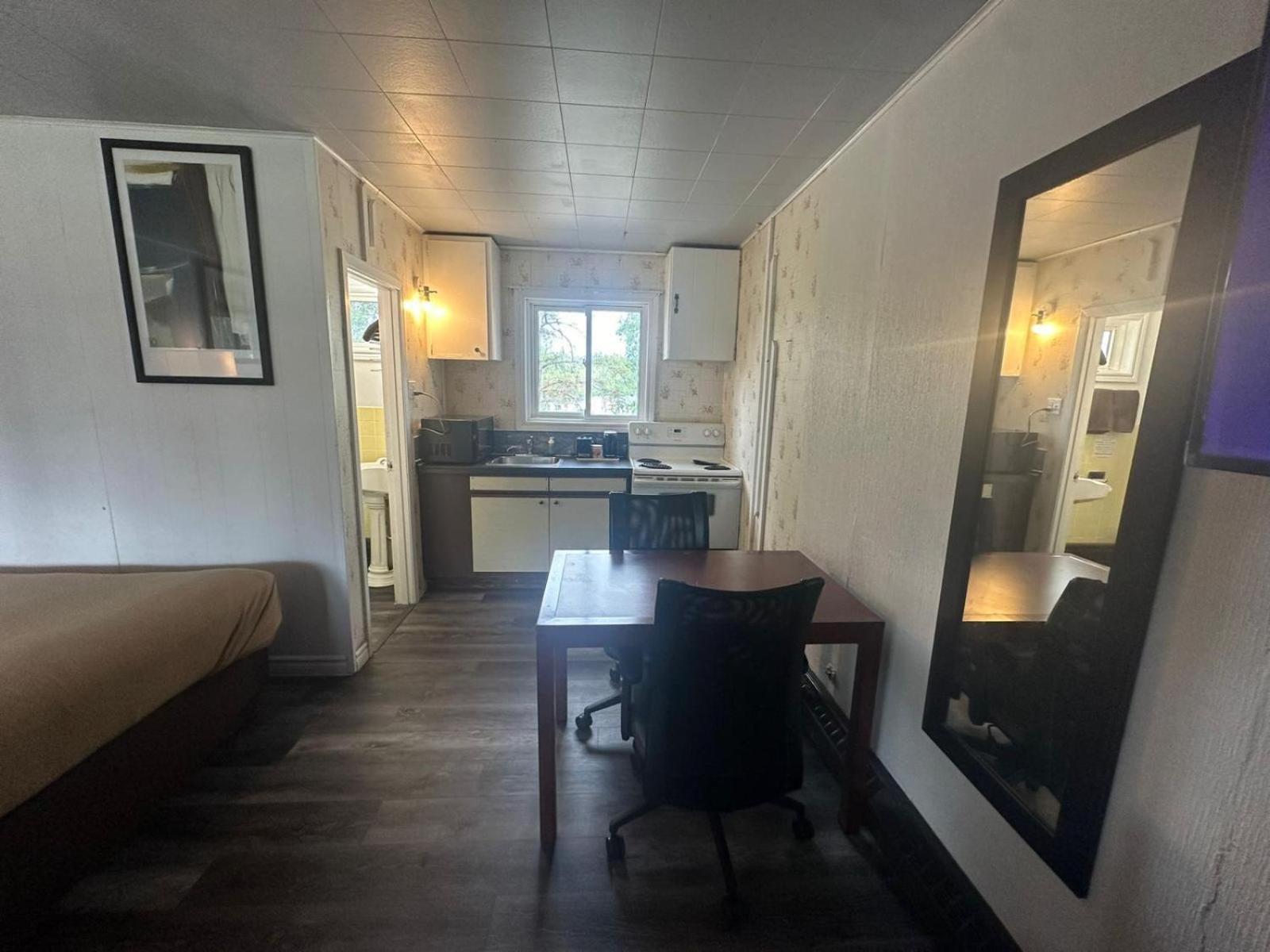 تيمينز Pine Ridge Motel المظهر الخارجي الصورة