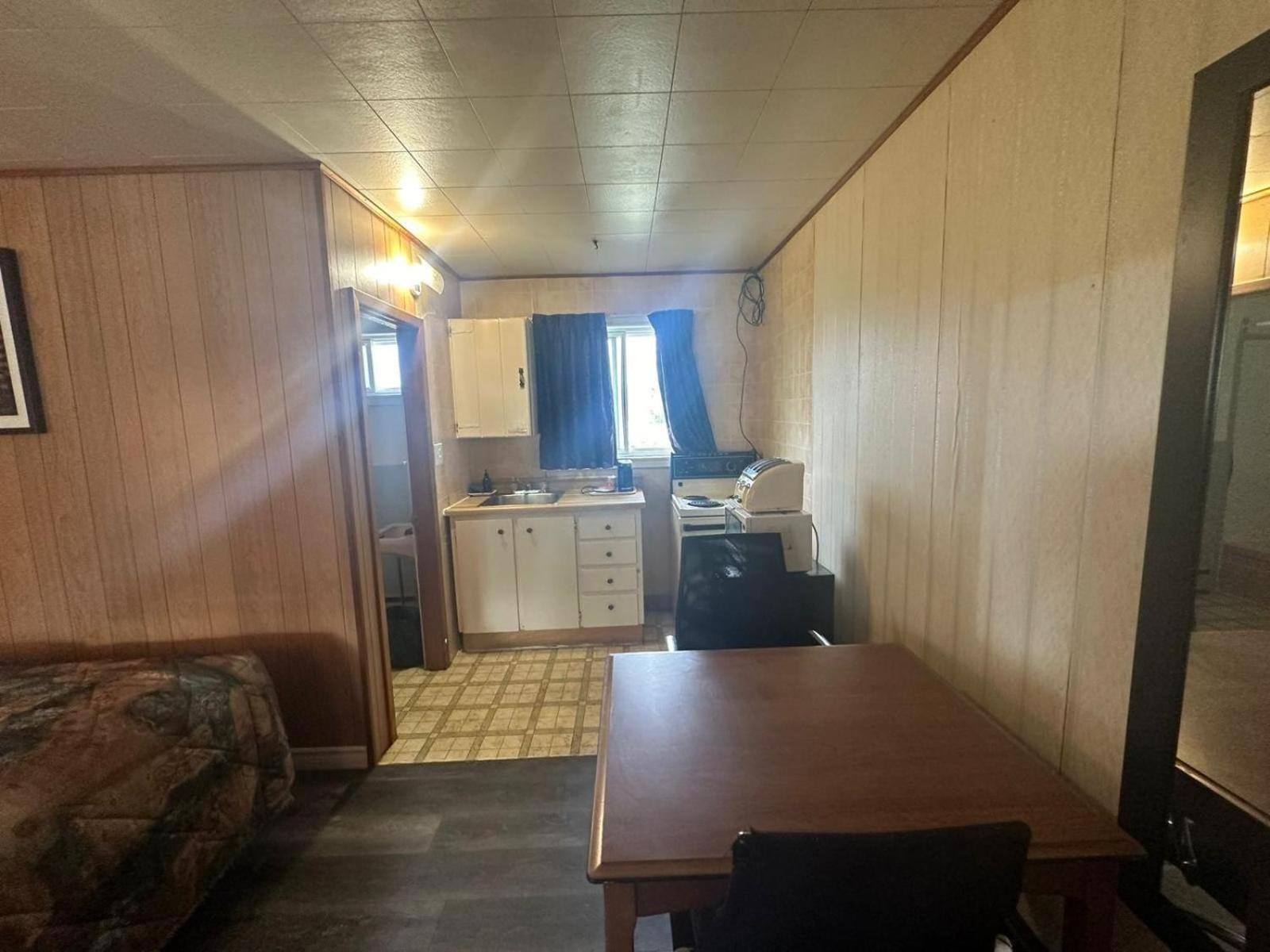 تيمينز Pine Ridge Motel المظهر الخارجي الصورة